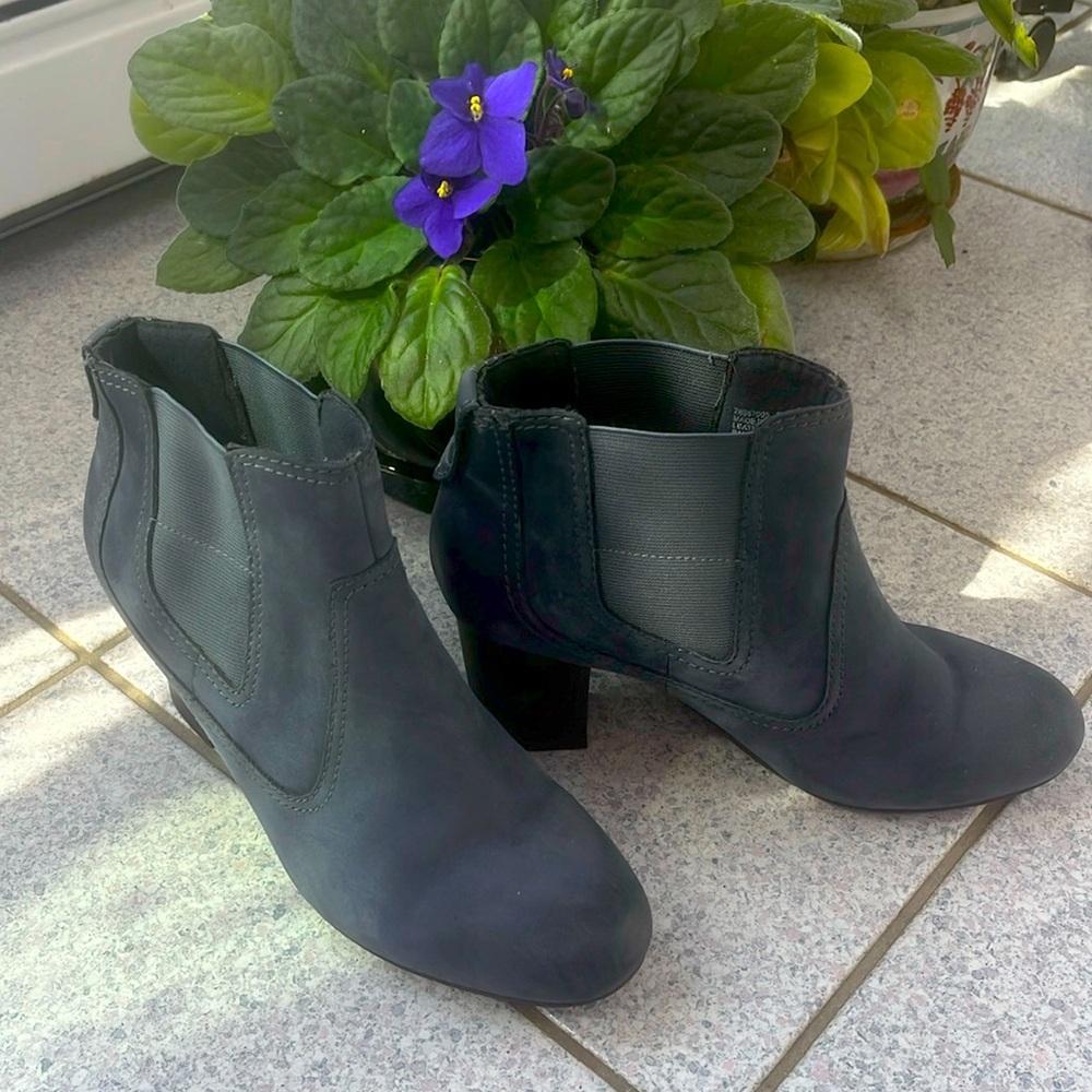 Clarks midnight boots